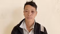 Gạ bé gái ra sau bếp "chơi trốn tìm" rồi giở trò đồi bại