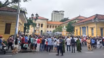 Cặp đôi hành hạ bé gái 8 tuổi đến tử vong lần thứ hai ra tòa