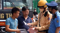 Loạt xe khách nhồi nhét, chạy “rùa bò” bị xử lý