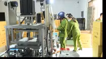 Phát hiện cơ sở sản xuất khẩu trang trái phép với số lượng lớn