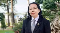 Luật sư bật khóc khi biết bé gái 8 tuổi bị đánh liên tục 4 tiếng