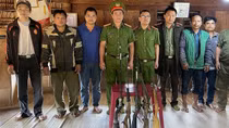 Đến tận thôn, bản vùng biên giới vận động, thu hồi 70 khẩu súng các loại