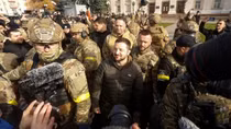 Tổng thống Ukraine tới trung tâm Kherson phát biểu cảm ơn NATO