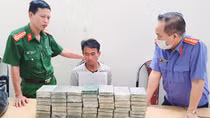 Vụ phục kích bất ngờ và chiếc bao tải 60 bánh heroin