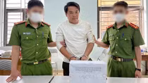 Bắt đối tượng mua bán 8 bánh heroin