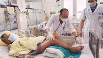 Nhiễm vi khuẩn độc, một ngư dân bị hoại tử chân nguy kịch