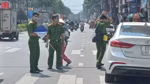 Một thanh niên bị bắn tử vong trên đường phố