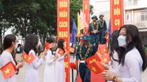 Hàng vạn thanh niên hăng hái lên đường tòng quân