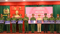 Khen thưởng 15 tập thể xuất sắc trong đấu tranh, phòng chống tội phạm