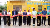 Trao tặng thư viện thân thiện  cho học sinh vùng cao Lai Châu