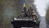 Tổng thống Ukraine lệnh tập hợp một triệu lính để giành lại miền Nam