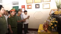 Công an tỉnh Hà Nam thắp hương tri ân liệt sỹ Công an xã Nguyễn Tuấn Minh