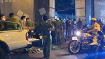 Mâu thuẫn buôn bán hàng rong, hàng chục đối tượng hỗn chiến ở phố đi bộ Nguyễn Huệ