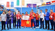 Phó Thủ tướng Thái Lan trao huy chương quần vợt nội dung đồng đội nữ