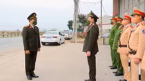 Thứ trưởng Trần Quốc Tỏ kiểm tra tại chốt tuần tra tỉnh Nam Định