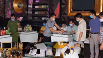 14 nam nữ thanh niên “bay lắc” trong quán karaoke
