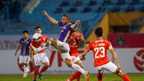 Sau 3 trận bị hoãn, Hà Nội FC có điểm đầu tiên tại V.league 2022