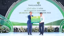 Vietcombank trao 5 tỷ đồng hỗ trợ kinh phí xây dựng trường Trung học cơ sở ở Nam Định