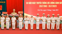 Công an các địa phương kỷ niệm 60 năm Ngày truyền thống lực lượng CSND