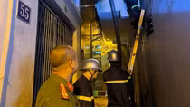 Ngôi nhà vắng chủ trong ngõ chợ Khâm Thiên bốc cháy dữ dội