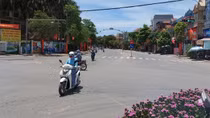 Nắng nóng, oi bức tiếp tục diễn ra ở hầu khắp các tỉnh thành Bắc và Trung Bộ