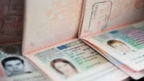 EU siết visa với người Nga, Moscow tính trả đũa