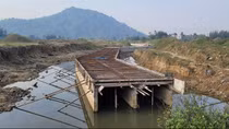 Dự án trăm tỷ ven biển nhiều năm “đắp chiếu”