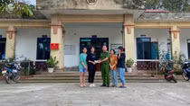 Biểu dương 4 nữ sinh không tham của rơi