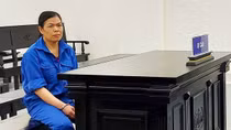 Phạt tù cựu giáo viên tiểu học lừa đảo xin việc