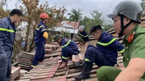 Công an Thừa Thiên - Huế huy động 3.400 lượt CBCS giúp dân khắc phục hậu quả bão số 4