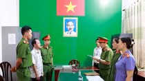 Bắt tạm giam 2 đối tượng buôn lậu 575 tấn hạt điều