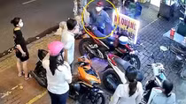 Ung dung bẻ khóa trộm xe vì ai cũng nghĩ "xe của người ta"