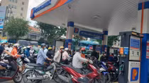Đề xuất hỗ trợ chi phí vận chuyển xăng dầu giờ cao điểm