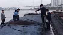 Ngăn chặn hoạt động buôn lậu xăng dầu, than