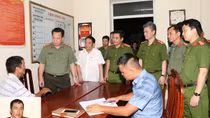 Bắt giữ nhanh kẻ gài mìn gây nổ ô tô của người dân