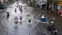 Mưa to ở miền Bắc, Nam Bộ sáng nắng chiều mưa