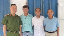 Công an xã giúp hai bố con tìm được nhau sau gần 50 năm xa cách