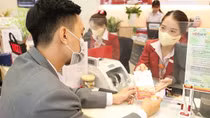 Áp lực đầu tư thua lỗ, nhiều người “quay xe” gửi tiết kiệm