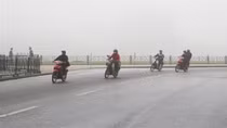 Miền Bắc nắng ấm, Nam Bộ mưa về chiều tối
