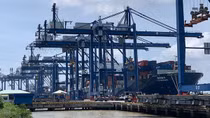 Cần tháo gỡ ùn tắc và cải thiện logistics tại cảng Cát Lái