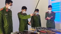 Chuyện thu súng tự chế ở vùng cao biên giới