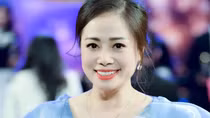 Thiếu tá Trịnh Thị Huyền: "Sân khấu là nỗi nhớ..."