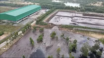 Yêu cầu một công ty khắc phục sự cố chất thải tràn ra môi trường