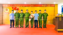 Khen thưởng đột xuất Cơ quan CSĐT Công an huyện Bắc Hà