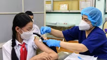 Tiến độ tiêm vaccine phòng COVID-19 cho học sinh quá chậm