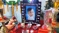 Bé trai 18 tháng tuổi tử vong bất thường