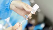 Chuẩn bị kỹ, bảo đảm an toàn tiêm vaccine cho trẻ từ 5-11 tuổi