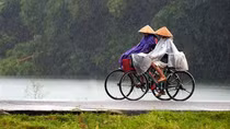 Miền Bắc tăng nhiệt, trời nắng; cảnh báo mưa lớn ở miền Nam