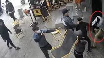 Mâu thuẫn làm ăn, một giám đốc bị nhóm người xăm trổ đánh hội đồng