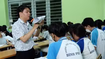 Nỗ lực phi thường của cậu bé mất cha từng xin cơm chùa khôn lớn